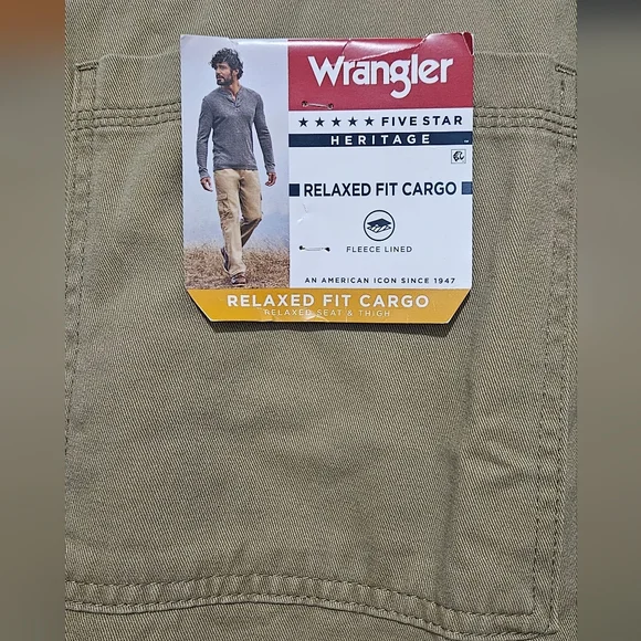 Wrangler Five Star Heritage Relaxed Fit cargo pants with fleece lining for men - Picture 7 of 16